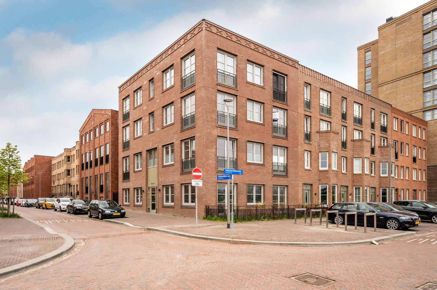 Photo 1 of Albaniëstraat 95