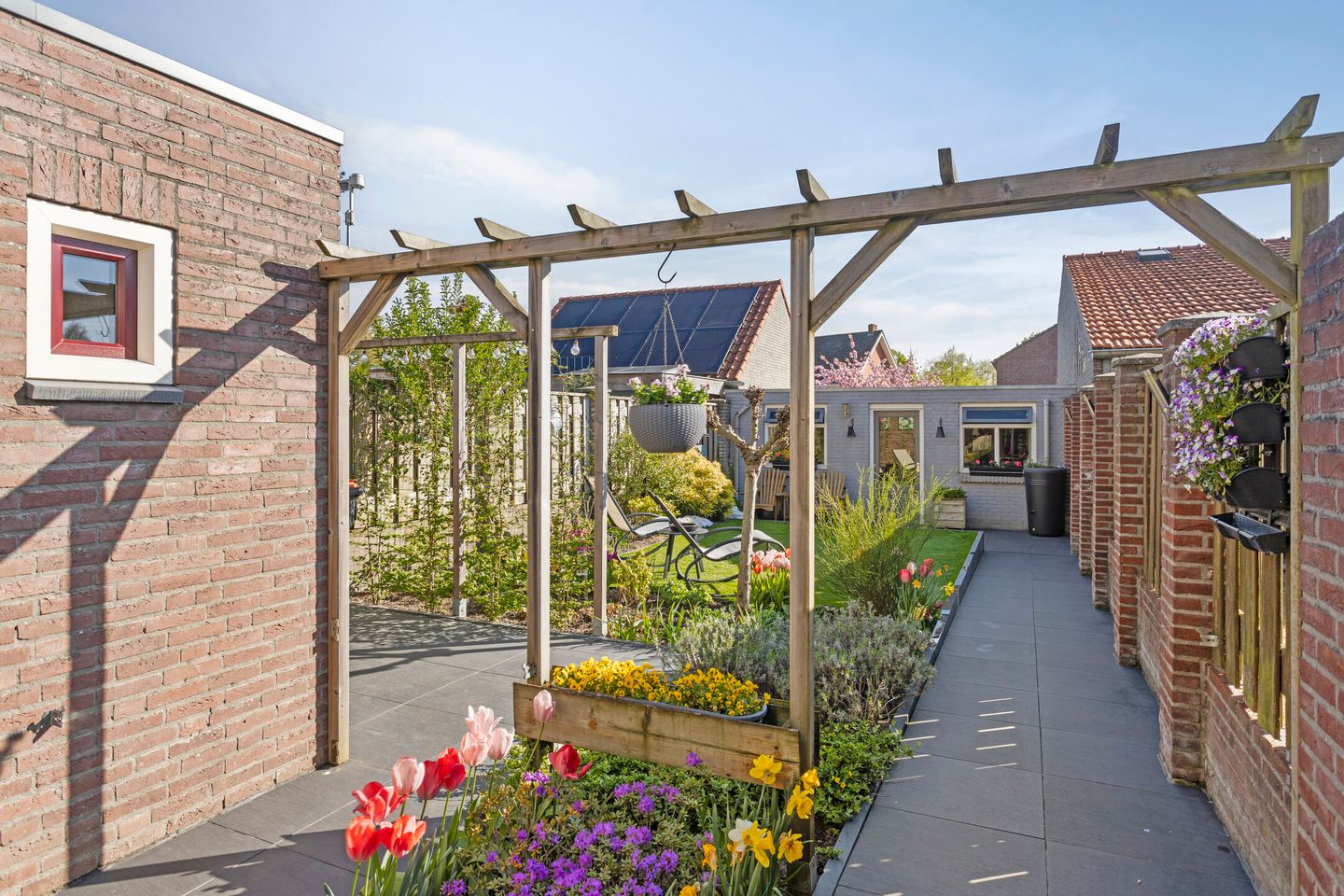 Photo 4 of Emmastraat 47