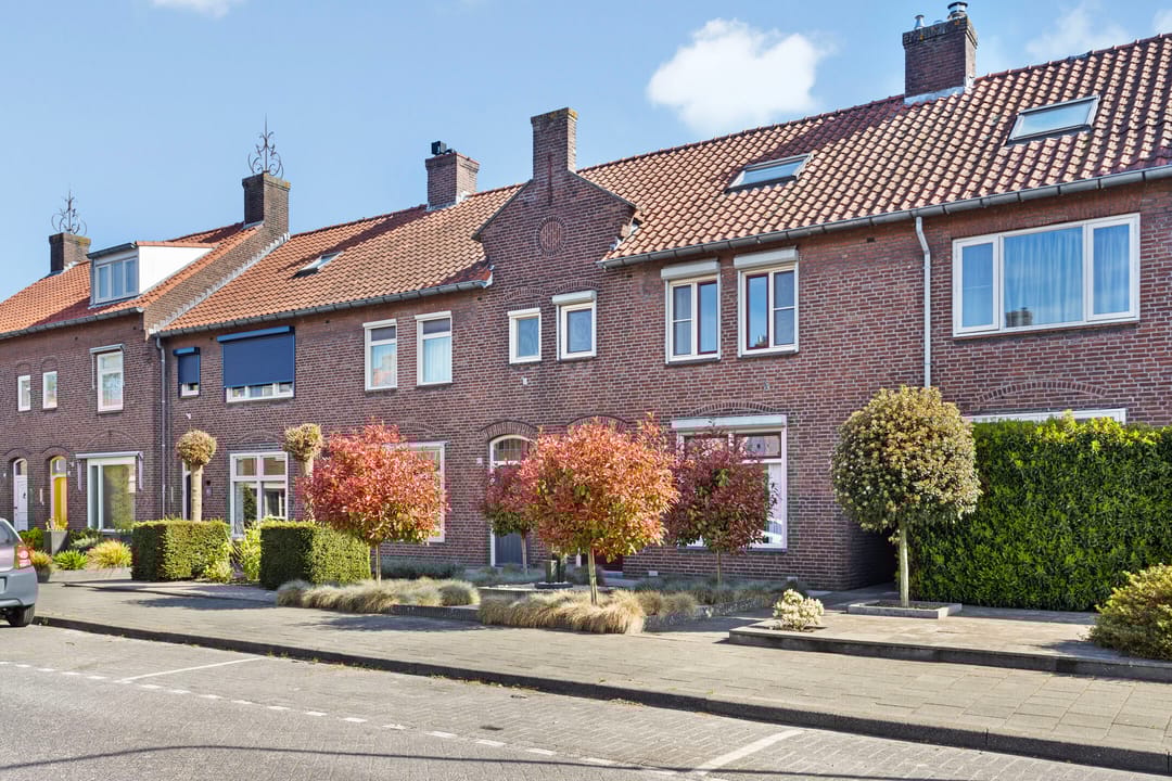 Photo 7 of Emmastraat 47