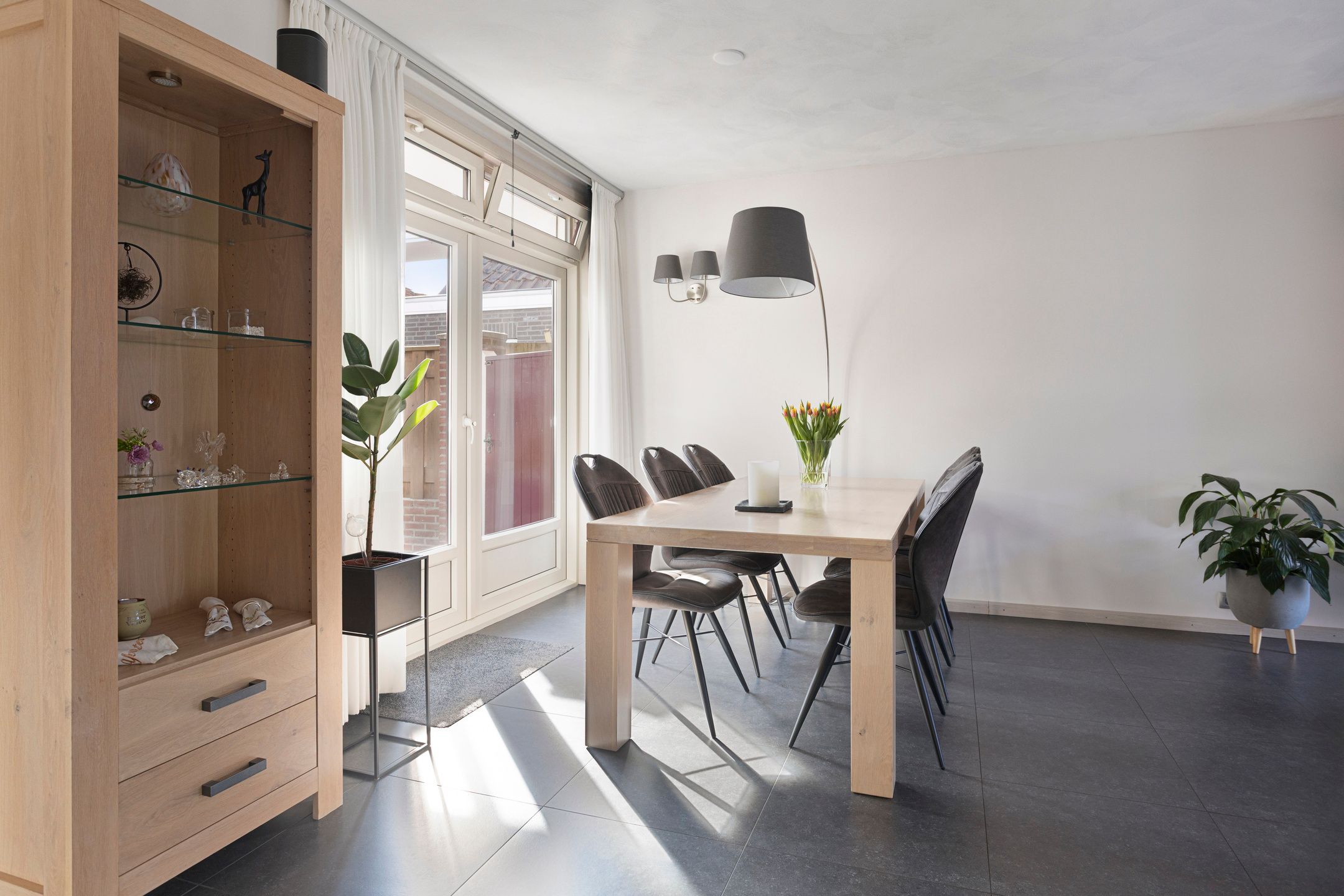 Photo 15 of Emmastraat 47