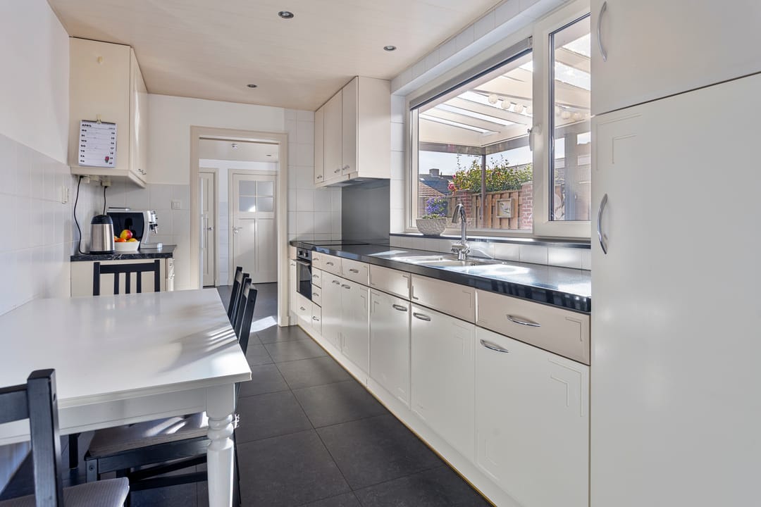 Photo 17 of Emmastraat 47