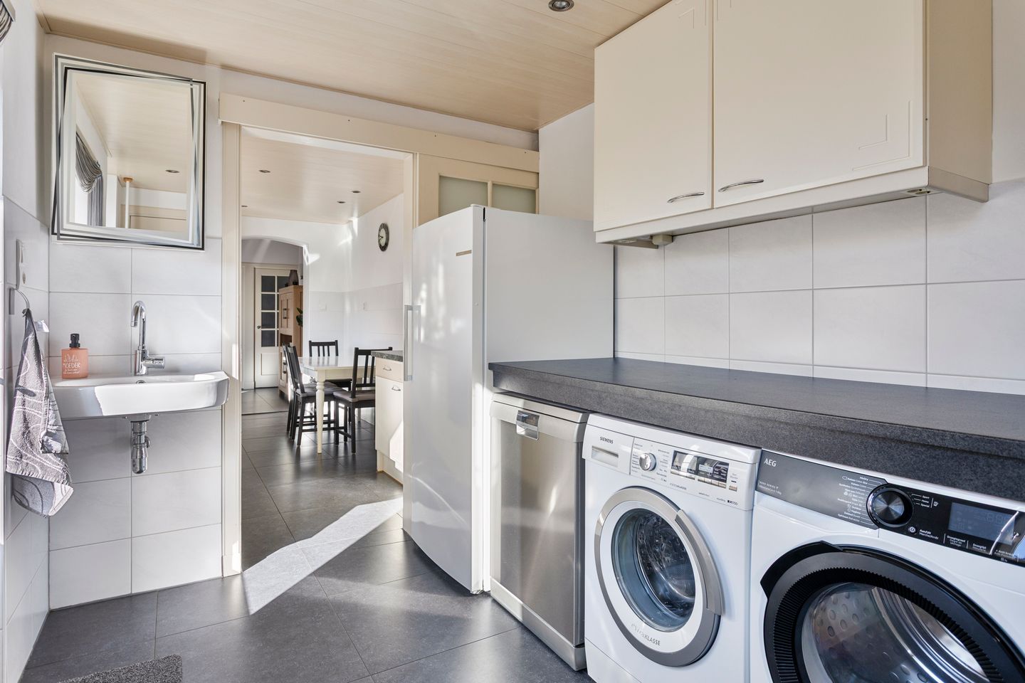 Photo 20 of Emmastraat 47