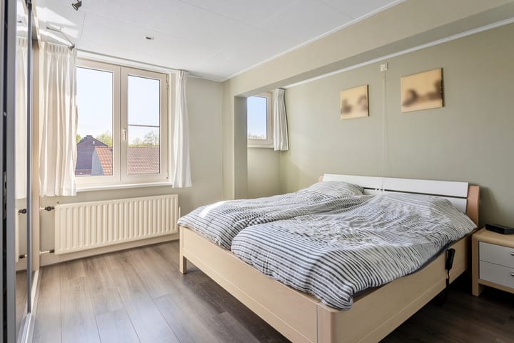 Photo 22 of Emmastraat 47