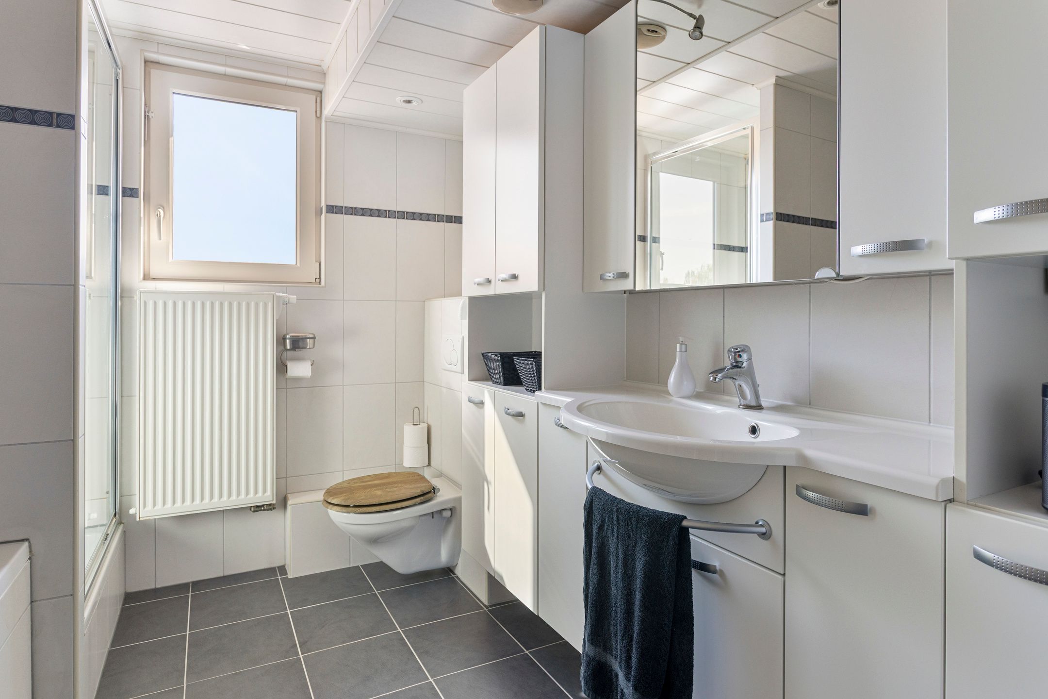 Photo 27 of Emmastraat 47