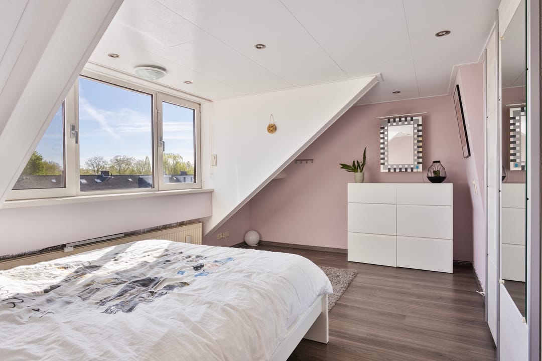 Photo 32 of Emmastraat 47