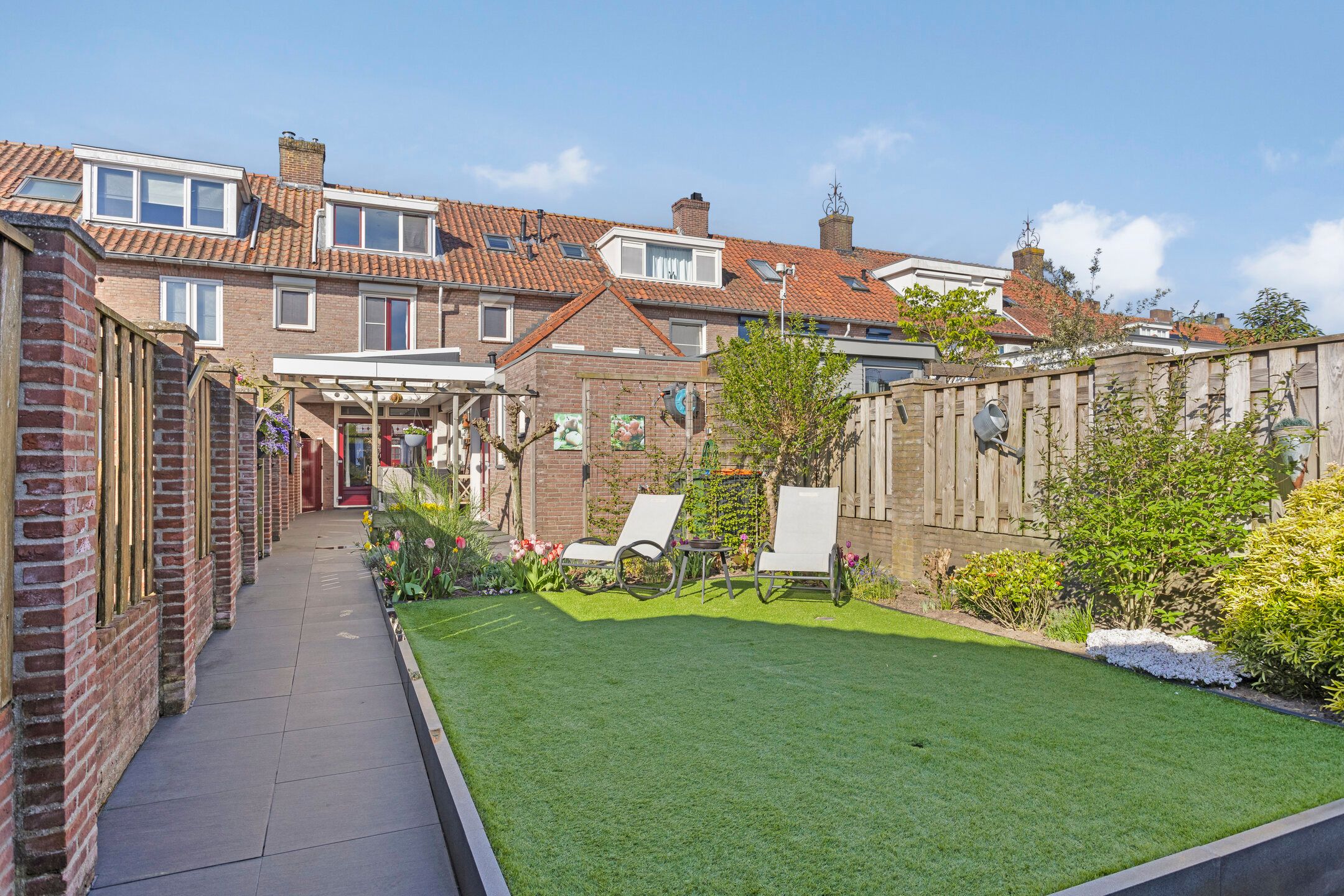 Photo 36 of Emmastraat 47