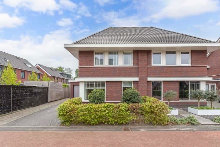 Foto 1 van Rohéstraat 12