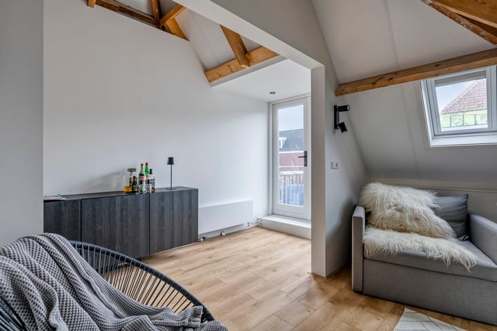 Foto 21 van Langebuurt 17-A