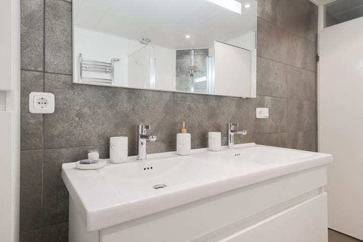 Photo 42 of De Heurne 44