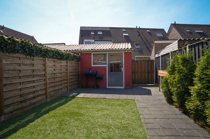 Foto 16 van Azaleastraat 36