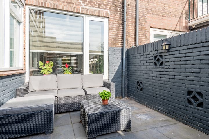 Foto 14 van van der Veldstraat 26