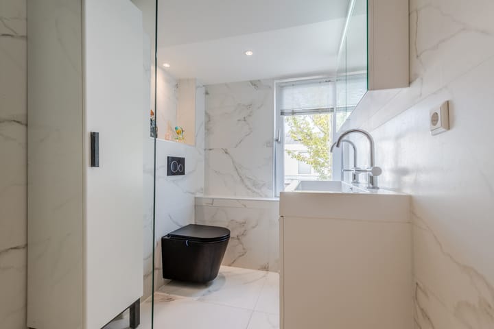 Foto 28 van van der Veldstraat 26