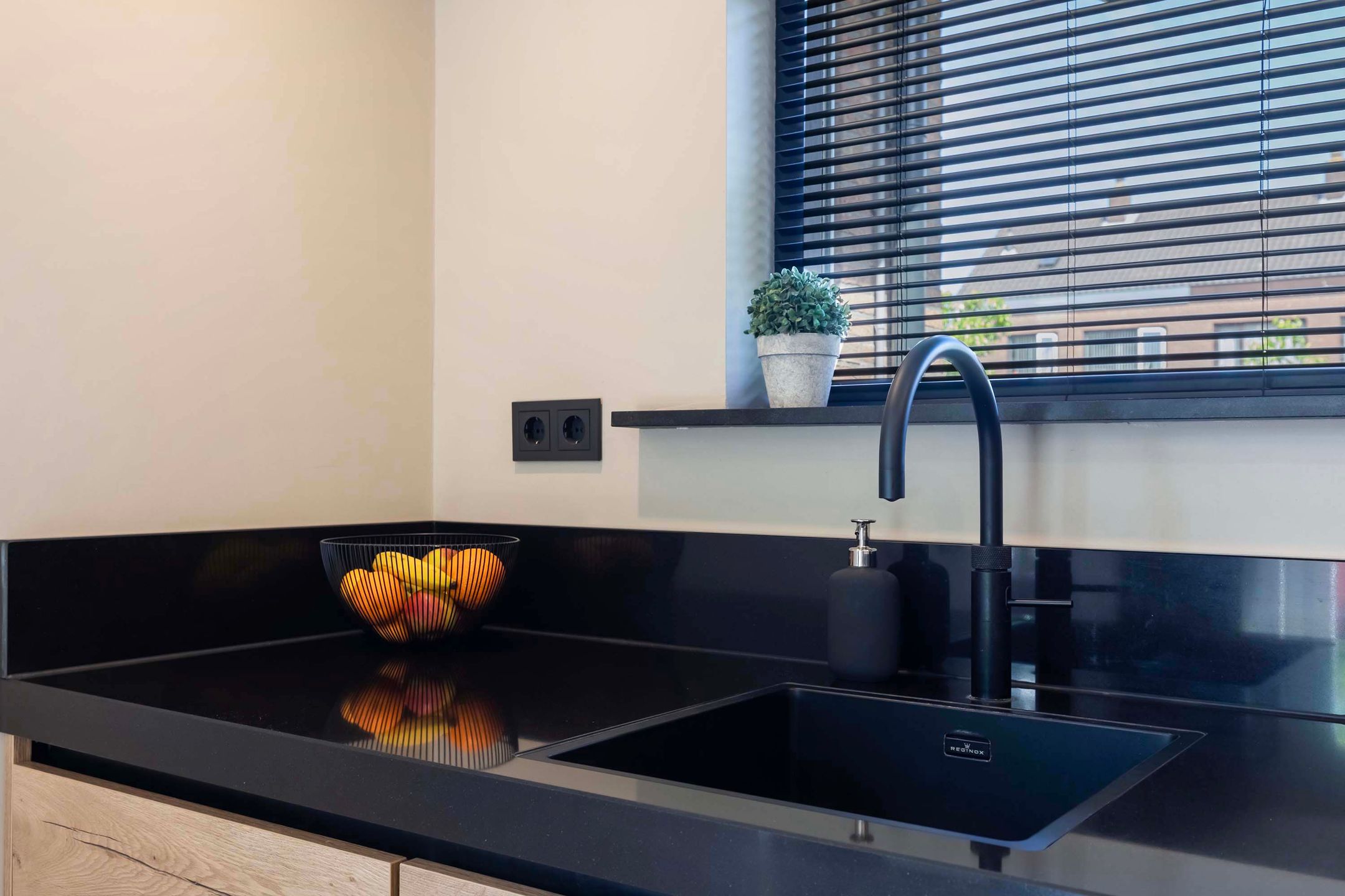 Photo 21 of Zuiderzeestraatweg 489-A