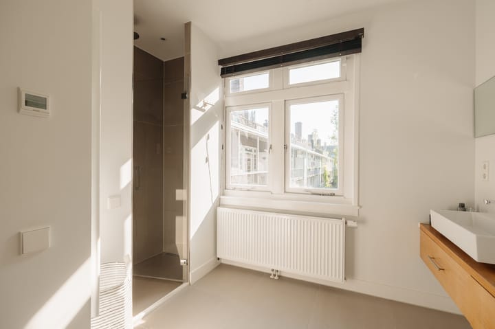 Foto 25 van Leonardostraat 1-2