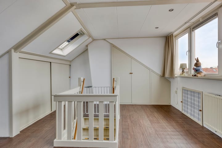 Foto 25 van Ruysdaelstraat 64