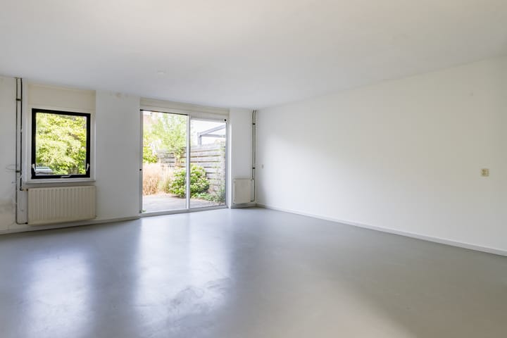 Foto 12 van Hallsteinstraat 91