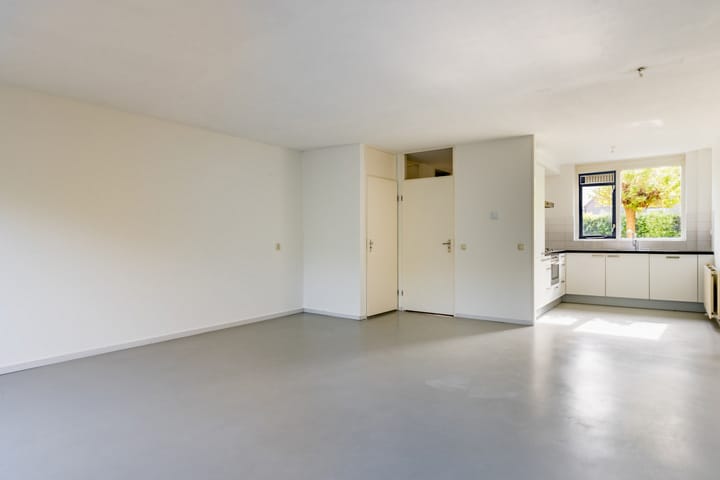 Foto 15 van Hallsteinstraat 91