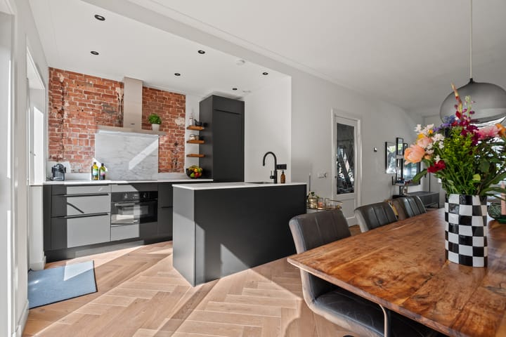 Foto 22 van Jan Luykenstraat 15