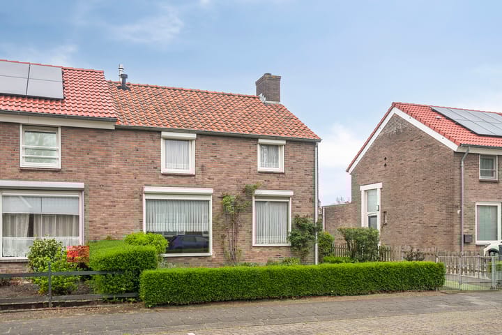 Foto 32 van Pastoor Jacobsstraat 74