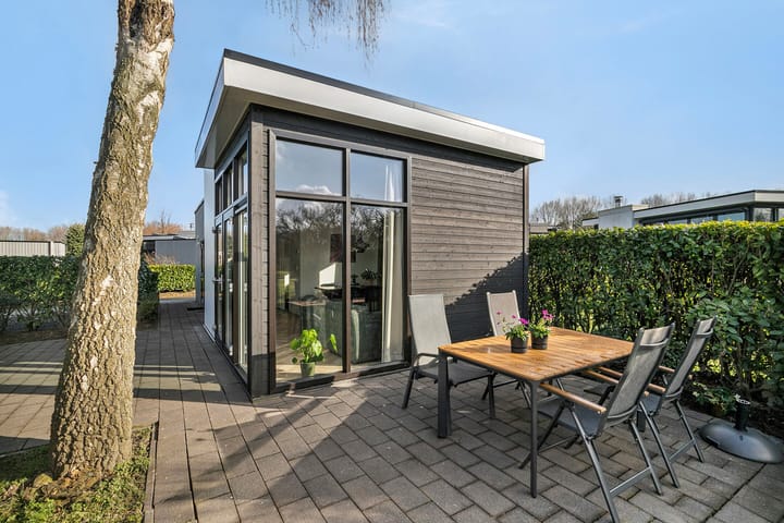 Photo 2 of Zuiderweg 2-94A