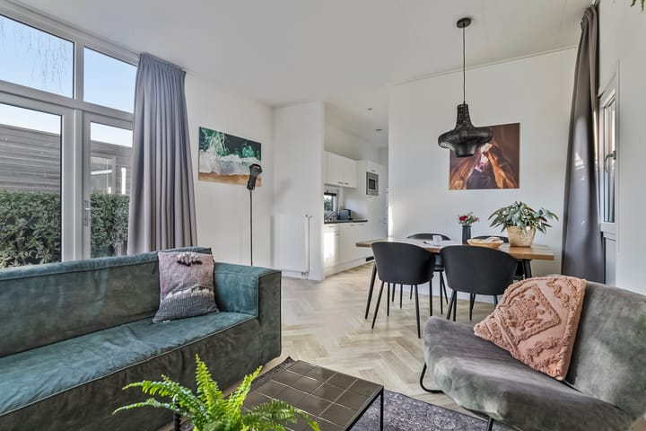 Photo 3 of Zuiderweg 2-94A