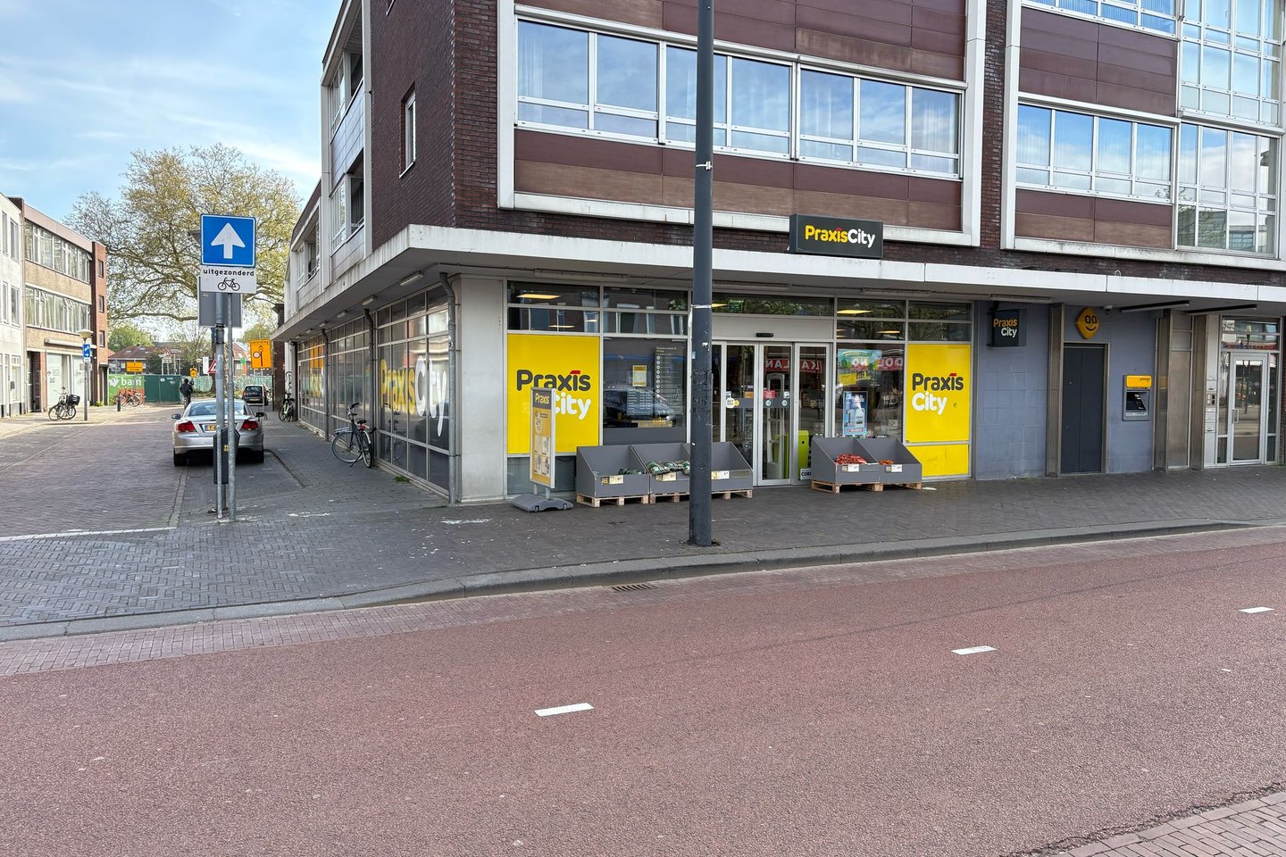 View photo 2 of Woenselse Markt 11