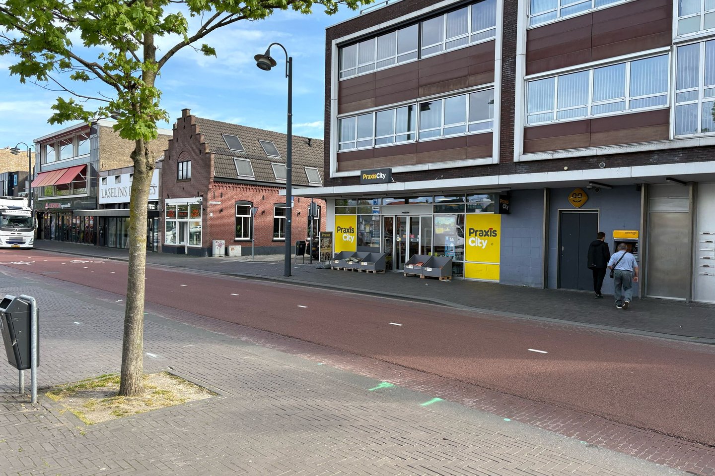 View photo 4 of Woenselse Markt 11