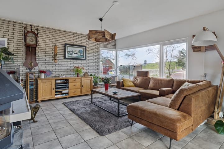 Photo 2 of Badhuisweg 15