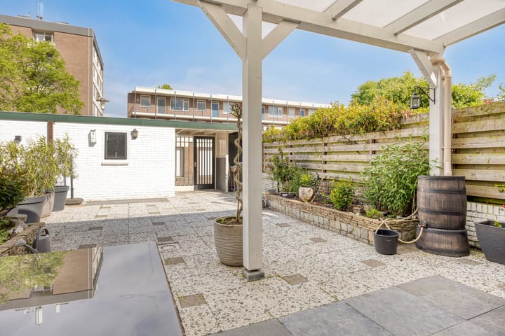 Foto 12 van Charlotte de Bourbonstraat 3