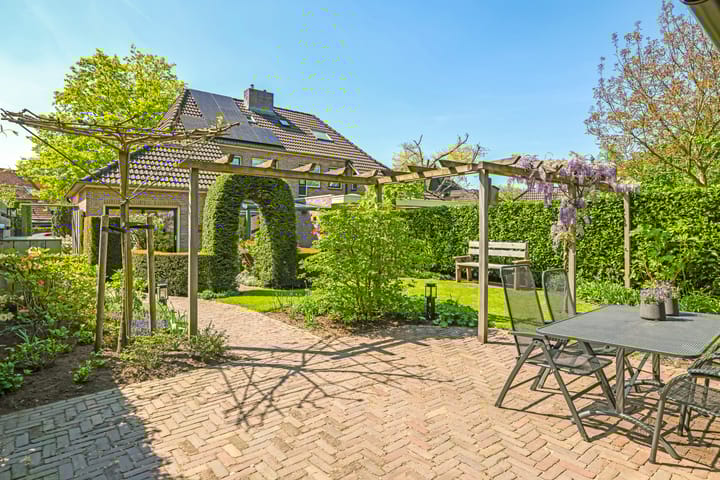 Foto 3 van Meidoornlaan 11