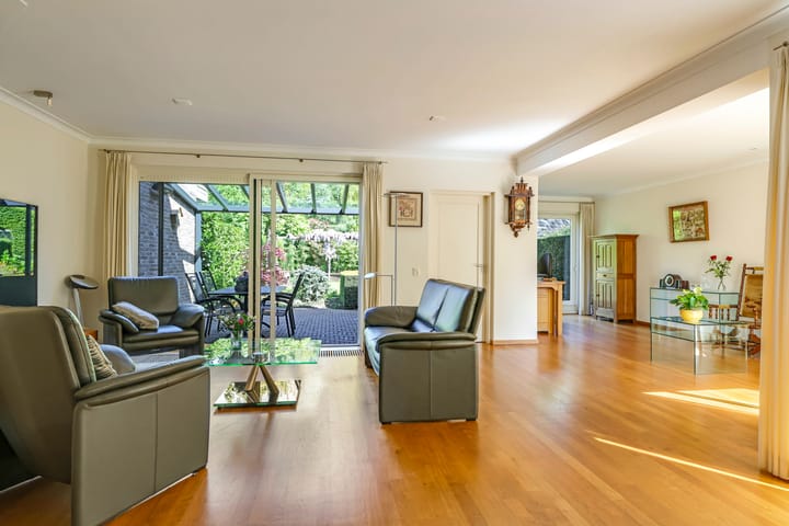 Foto 10 van Meidoornlaan 11