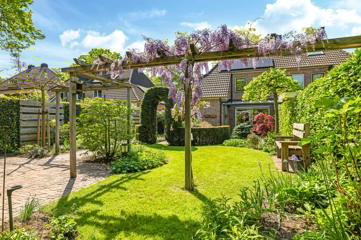 Foto 56 van Meidoornlaan 11