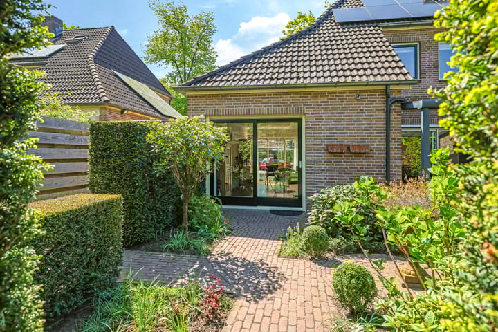 Foto 60 van Meidoornlaan 11