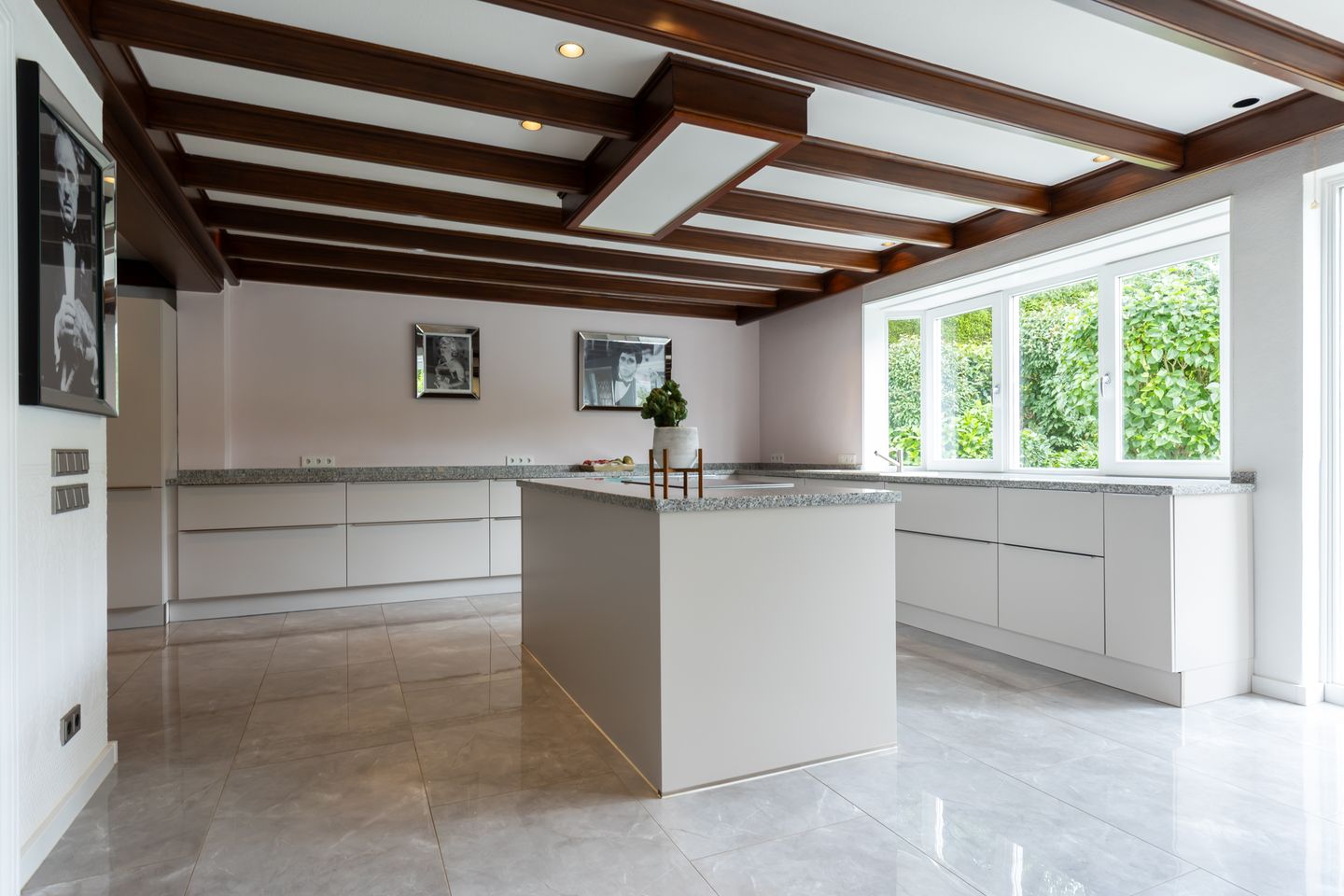 Foto 29 van Leyenbroekerweg 136