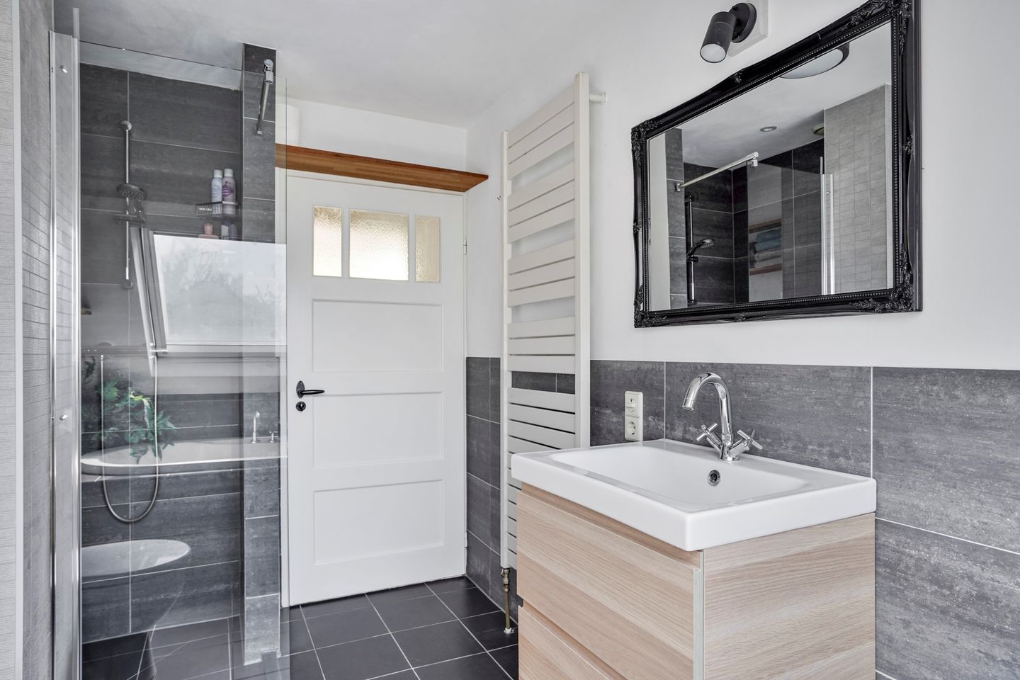 Foto 50 van Hoogvensestraat 98