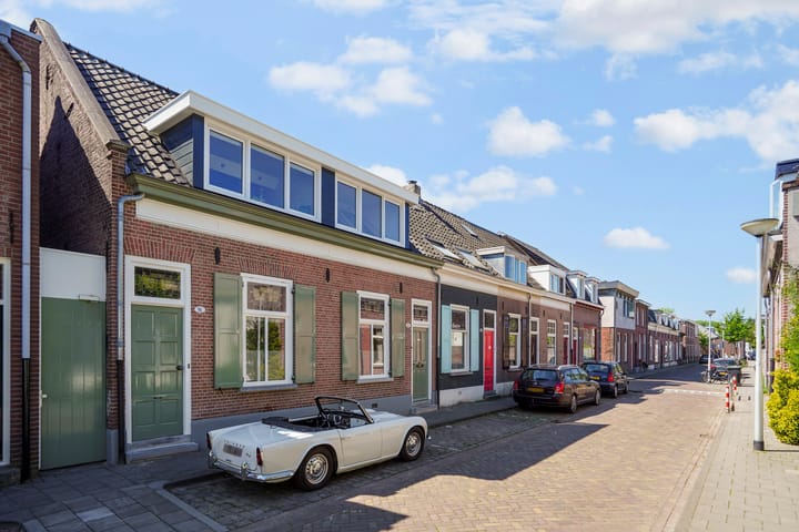 Foto 62 van Hoogvensestraat 98