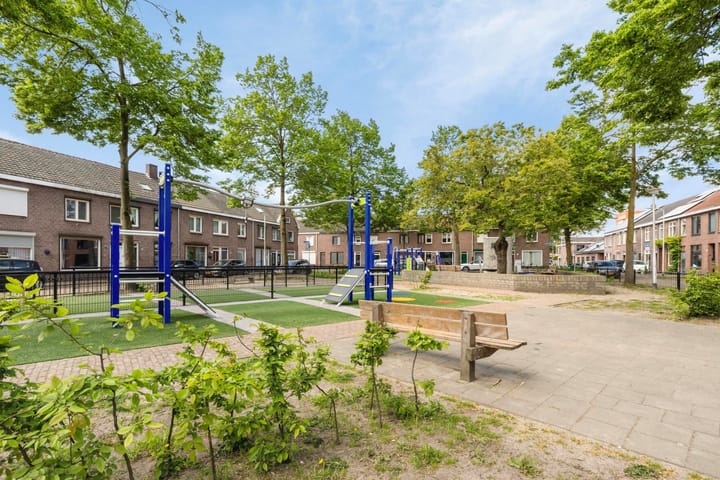 Foto 26 van Van Kinschotplein 4