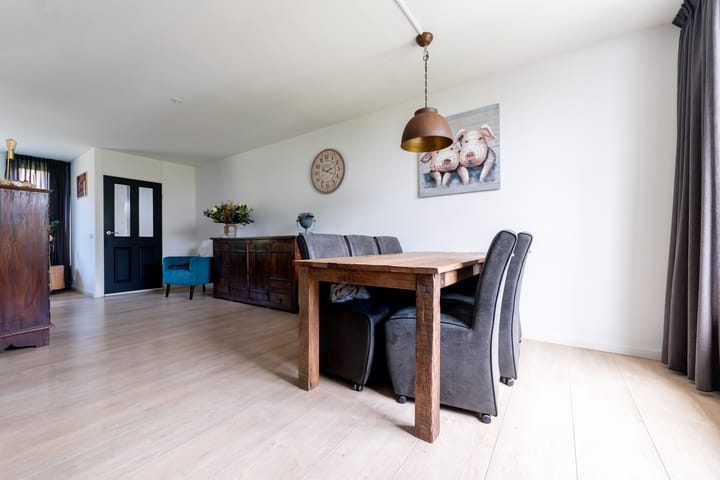 Photo 9 of Molenveldstraat 16