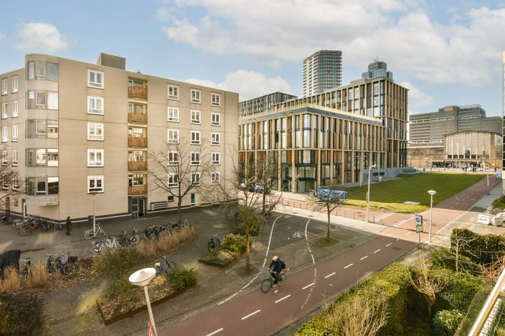 Photo 11 of Bertrand Russellstraat 42