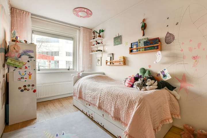 Photo 15 of Bertrand Russellstraat 42