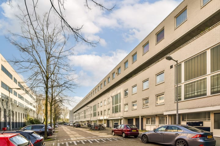 Photo 25 of Bertrand Russellstraat 42