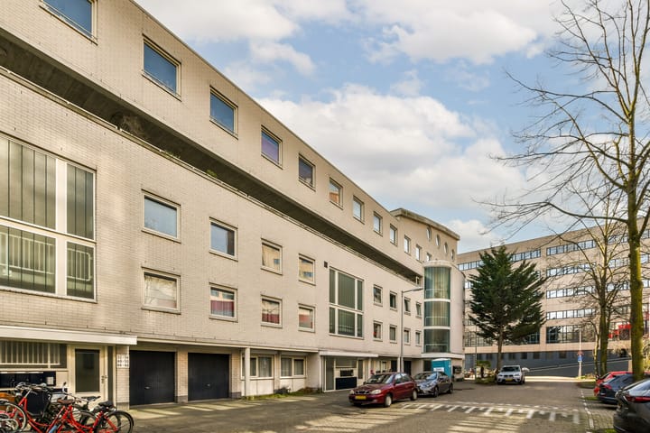 Photo 27 of Bertrand Russellstraat 42