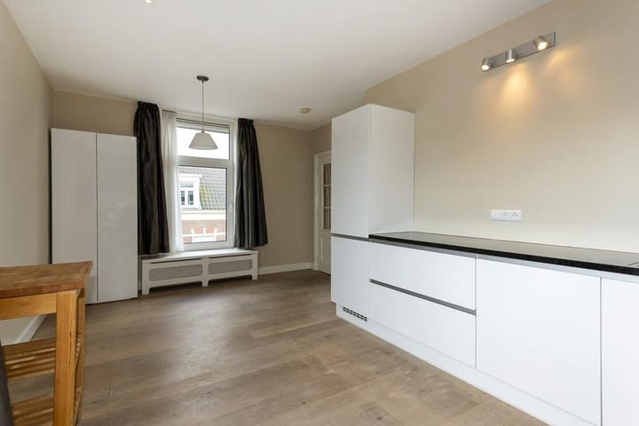 Foto 15 van Haringstraat 49