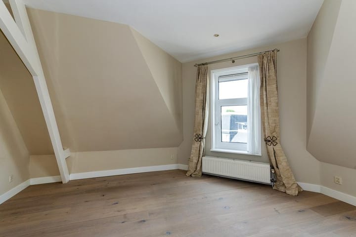 Foto 24 van Haringstraat 49