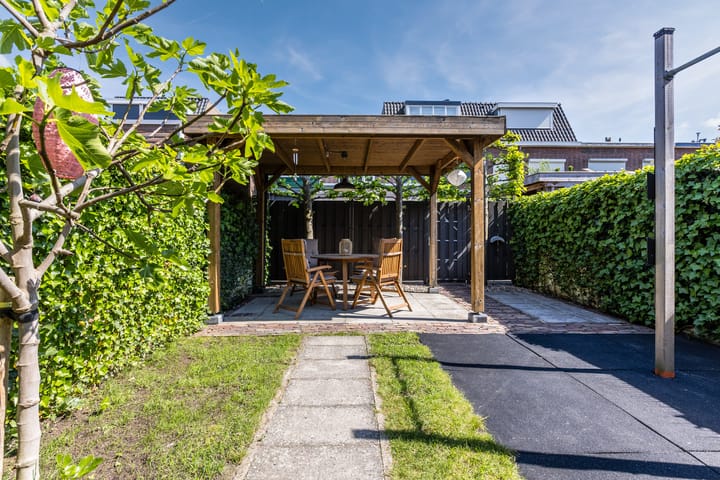 Photo 32 of van Voorst tot Voorststraat 34