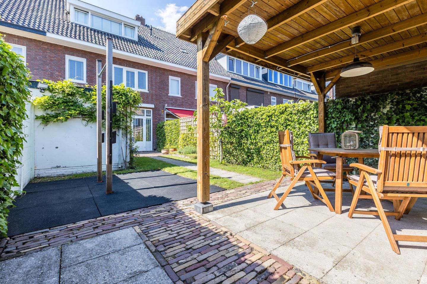 Foto 34 van van Voorst tot Voorststraat 34