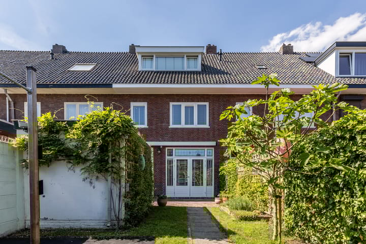 Photo 35 of van Voorst tot Voorststraat 34