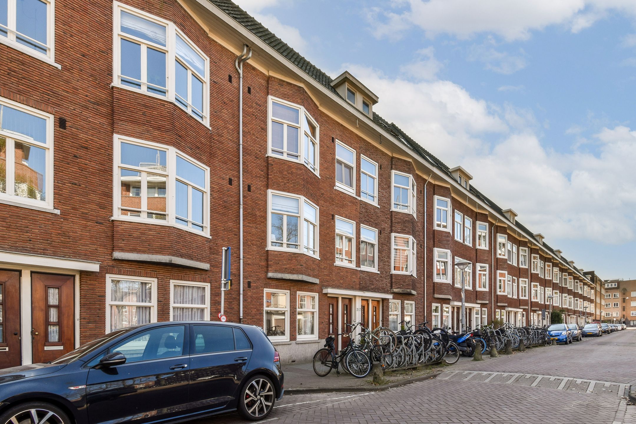 Foto 21 van Bloys van Treslongstraat 21-H