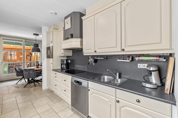 Foto 8 van Bredaseweg 128