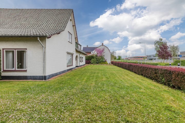 Photo 51 of Maasbrachterweg 27